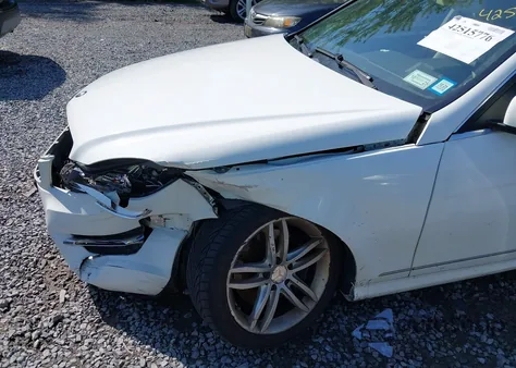 2013 Mercedes-Benz C 300 Luxury 4Matic/Sport 4Matic from USA, damaged, VIN WDDGF8AB2DG037520